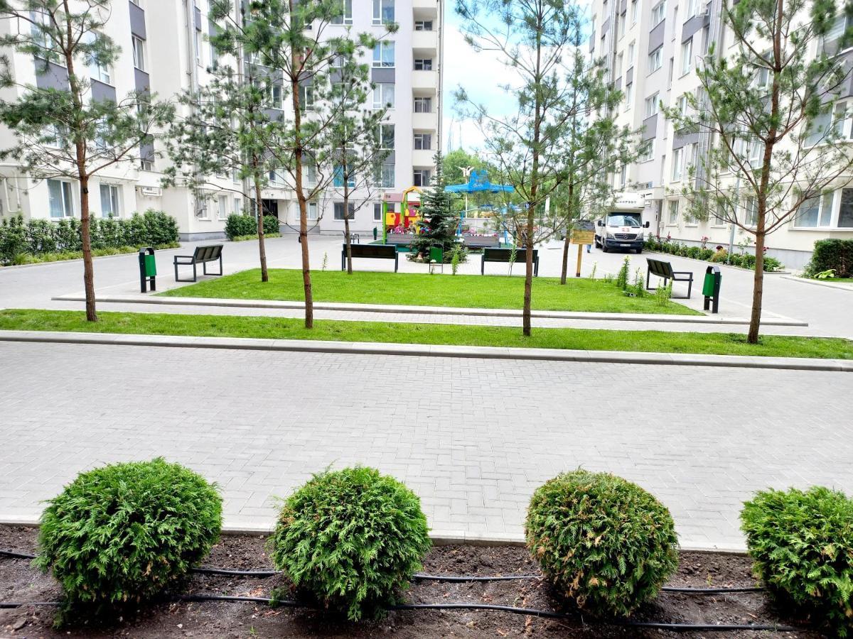 Apartament Dragut In Centrul Orasului! キシナウ エクステリア 写真